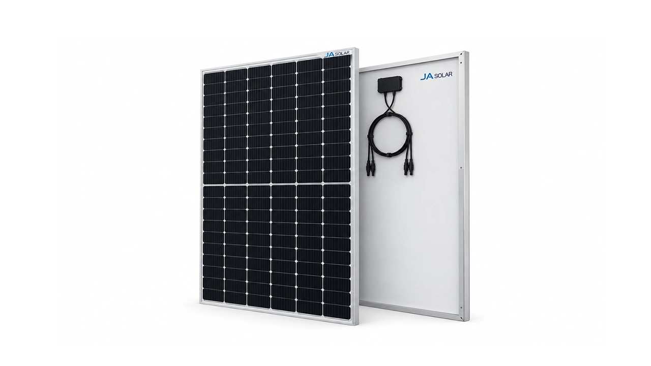 پنل خورشیدی جی ای سولار JA Solar 550 وات مونوکریستال مدل JAM72D30-550/MB روی پس زمینه سفید